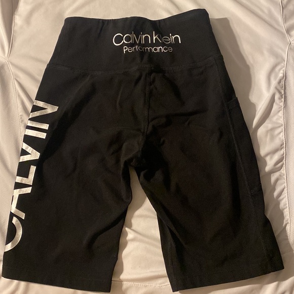 Clean wardrobe - Picture 3 of 4